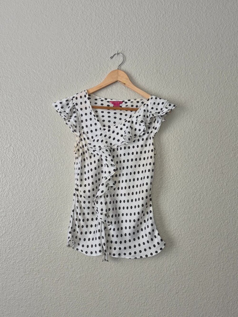 Sunny Leigh Women's Small White Black Polka Dot Ruffle Front Blouse
